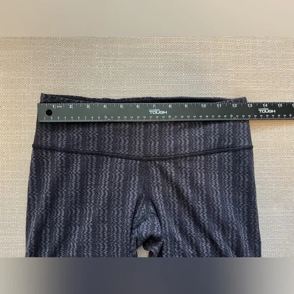 Lululemon Wunder Under Crop Capris Gray Size 6 - Picture 4 of 8
